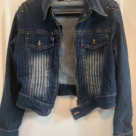 Denim jacket - Picture 2 of 4